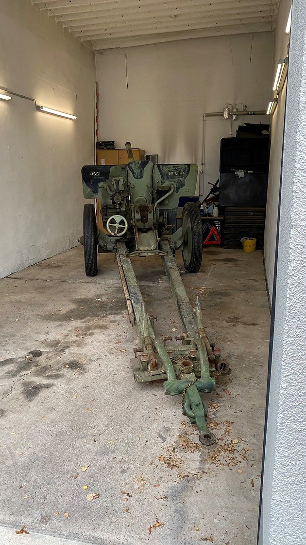 Bild: Kriegswaffe in der Garage