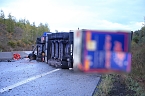 Bild: KKW kippt auf der A38 um (Foto: S.Dietzel)