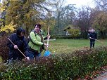 Saubermachen im B&auml;renpark (Foto: Wolfgang Stenzel)