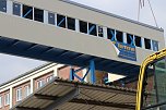 Neue Seilfahrtsbr&uuml;cke wird montiert (Foto: Karl-Heinz Herrmann)