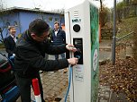 Ladesäule in Betrieb genommen (Foto: Ilka Kühn) Ladesäule in Betrieb genommen (Foto: Ilka Kühn)