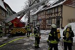 Dachstuhlbrand griff auf Nachbarh&auml;user &uuml;ber (Foto: S. Dietzel)