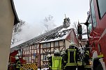 Dachstuhlbrand griff auf Nachbarh&auml;user &uuml;ber (Foto: S. Dietzel)