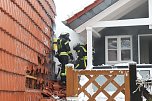 Dachstuhlbrand griff auf Nachbarh&auml;user &uuml;ber (Foto: S. Dietzel)