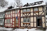 Dachstuhlbrand griff auf Nachbarh&auml;user &uuml;ber (Foto: S. Dietzel)