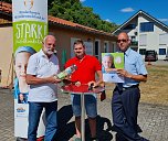 Spendenübergabe für das Kinderhospiz (Foto: Privat) Spendenübergabe für das Kinderhospiz (Foto: Privat)