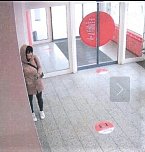 T&auml;terin versucht Geld abzuheben  (Foto: Sparkasse )