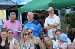 Fans und Cheftrainer des Th&uuml;ringer HC Herbert M&uuml;ller verabschieden neun Spitzenhandballerinnen in Bad Langensalza (Foto: Eva Maria Wiegand)