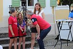 Fans und Cheftrainer des Th&uuml;ringer HC Herbert M&uuml;ller verabschieden neun Spitzenhandballerinnen in Bad Langensalza (Foto: Eva Maria Wiegand)