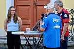 Fans und Cheftrainer des Th&uuml;ringer HC Herbert M&uuml;ller verabschieden neun Spitzenhandballerinnen in Bad Langensalza (Foto: Eva Maria Wiegand)