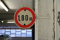 Bild: Schlechte Beispiele. Zu niedrig