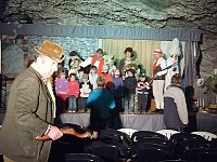 Kindertag in der Höhle Bild: Kindertag in der Höhle
