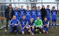 Die Profis umringt von den Spielern der B-Junioren des SV Glück auf! Bleicherode. Die Jungs tragen die nagelneuen Trikots, die der Preis des Wettbewerbs Auffrischprämie 2012 der Targo-Bank waren. Bild: Die Profis umringt von den Spielern der B-Junioren des SV Glück auf! Bleicherode. Die Jungs tragen die nagelneuen Trikots, die der Preis des Wettbewerbs Auffrischprämie 2012 der Targo-Bank waren.