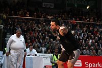 Bild: M&auml;nner beim Indoor