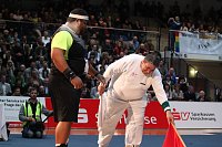 Bild: M&auml;nner beim Indoor