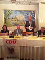 Bild: Vorstand gew&auml;hlt, Minister zu Gast