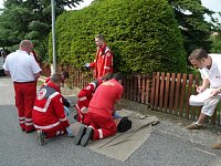 Bild: Junge Sanit&auml;ter im Wettstreit