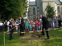 Bild: Ausgrabung und Beginn der Leinefelder Kirmes 2013