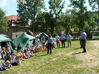 Bild: Polizeivorf&uuml;hrungen im Zeltlager der Johanniter