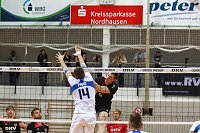 Bild: Am und neben dem Netz