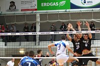 Bild: Am und neben dem Netz