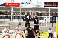 Bild: Am und neben dem Netz