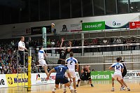 Bild: Am und neben dem Netz