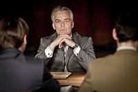 Bild: Der Schauspieler Stephan Schill in seiner Rolle als Wernher von Braun w&auml;hrend der Dreharbeiten zur MDR-TV-Dokumentation "Geschichte Mitteldeutschlands"