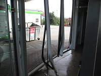 Bild: Tankstelle verw&uuml;stet