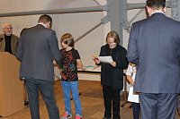 Bild: 100 Werke der 8. JugendKunstBiennale