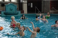 Bild: Pool-Party im Badehaus.NNZ-City Scout on Tour