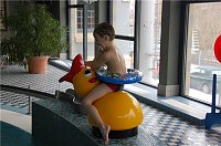 Bild: Pool-Party im Badehaus.NNZ-City Scout on Tour
