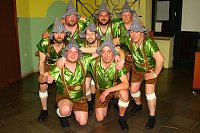 Bild: Zum 8. M&auml;nnerballettwettbewerb des BCC im Bleicher&ouml;der Kulturhaus sollte es zum Kopf an Kopf Tanzen kommen