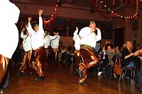 Bild: Zum 8. M&auml;nnerballettwettbewerb des BCC im Bleicher&ouml;der Kulturhaus sollte es zum Kopf an Kopf Tanzen kommen