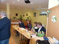 Übergabe der Bauschutzbrillen an Abgeordneten des Landtages Bild: Übergabe der Bauschutzbrillen an Abgeordneten des Landtages
