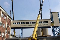 Neue Seilfahrtsbrücke wird montiert Bild: Neue Seilfahrtsbrücke wird montiert