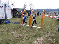 Bild: Kinder und Jugendliche beim Possenlauf