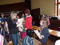 Bild: Kinder und Jugendliche beim Possenlauf