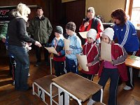 Bild: Kinder und Jugendliche beim Possenlauf