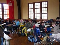 Bild: Kinder und Jugendliche beim Possenlauf