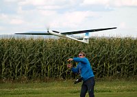 Bild: Modelle steigen in den Himmel