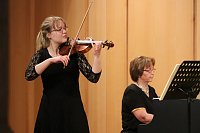 Bild: Junge Geiger im Konzert
