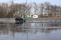 Bild: Ab ins Gel&auml;nde: Autohaus-Peter-Gruppe lud zum Aktionstag ins Autodrom