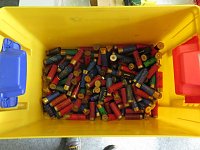 Bild: Pr&auml;sentation der sichergestellten Waffen und Munition