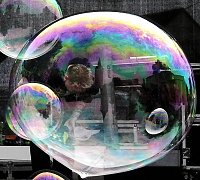 Bild: Spiegelbild in Seifenblase