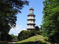 Bild: Lustwandeln im Park von Oranienbaum