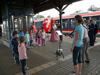 Bild: Neuen Zug in Leinefelde begr&uuml;&szlig;t