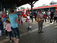 Bild: Neuen Zug in Leinefelde begr&uuml;&szlig;t