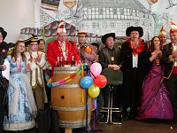 Bild: Empfang im Foyer am Rosenmontag