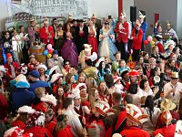 Bild: Empfang im Foyer am Rosenmontag